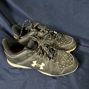 Under Armour Black and white Sports Cleats